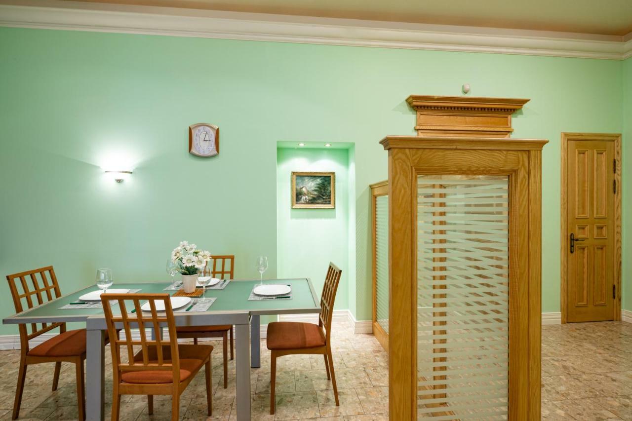 Old Riga 2 Bedroom Vecpilsetas Street Apartment Buitenkant foto
