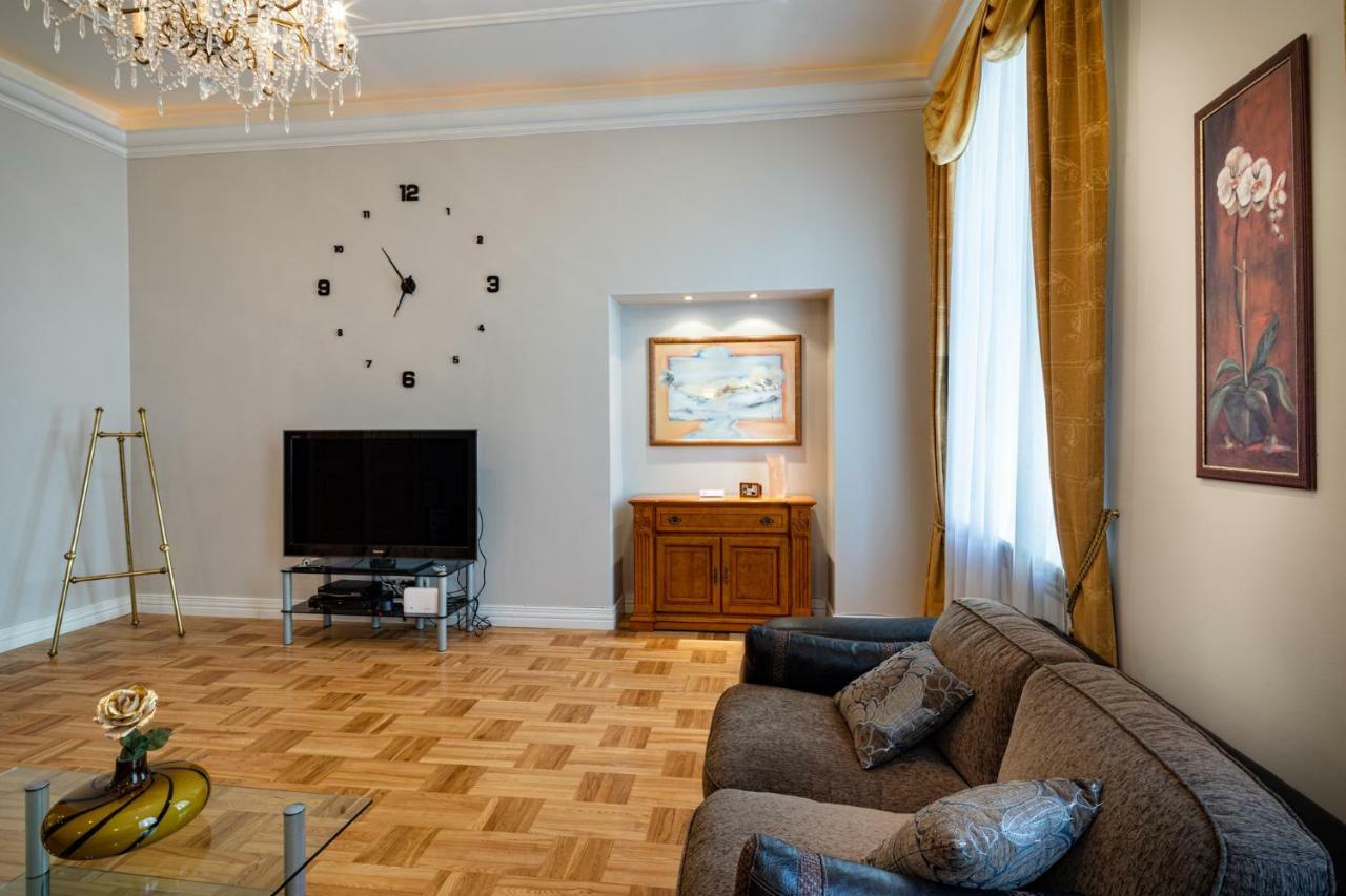 Old Riga 2 Bedroom Vecpilsetas Street Apartment Buitenkant foto